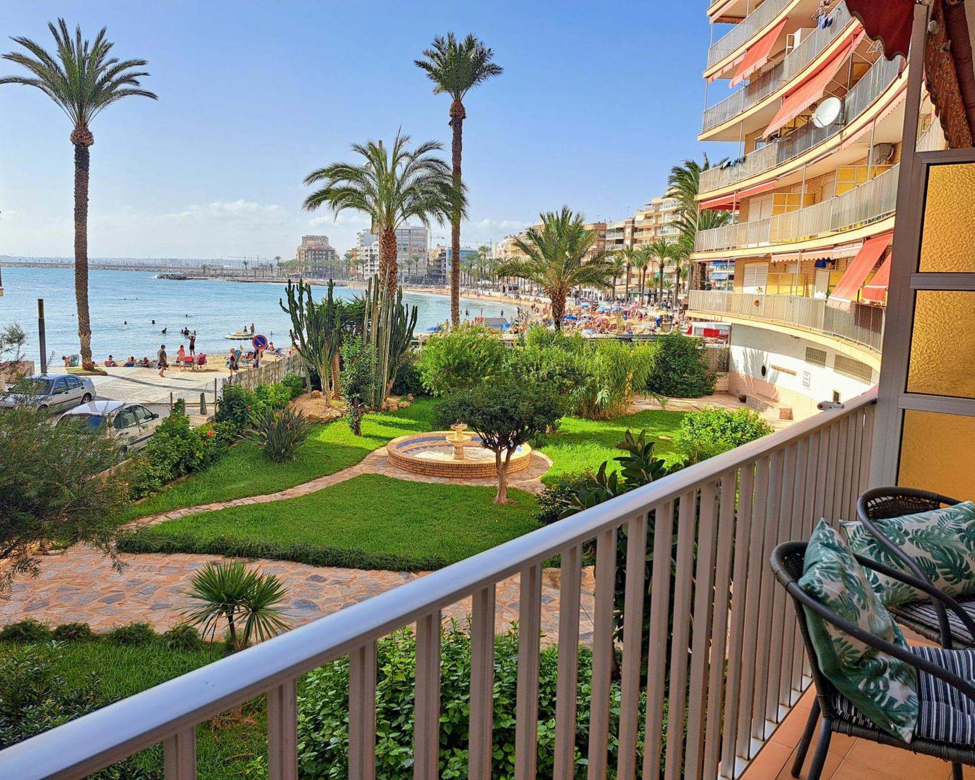 Garden Beach Apartment 托雷维耶哈 外观 照片