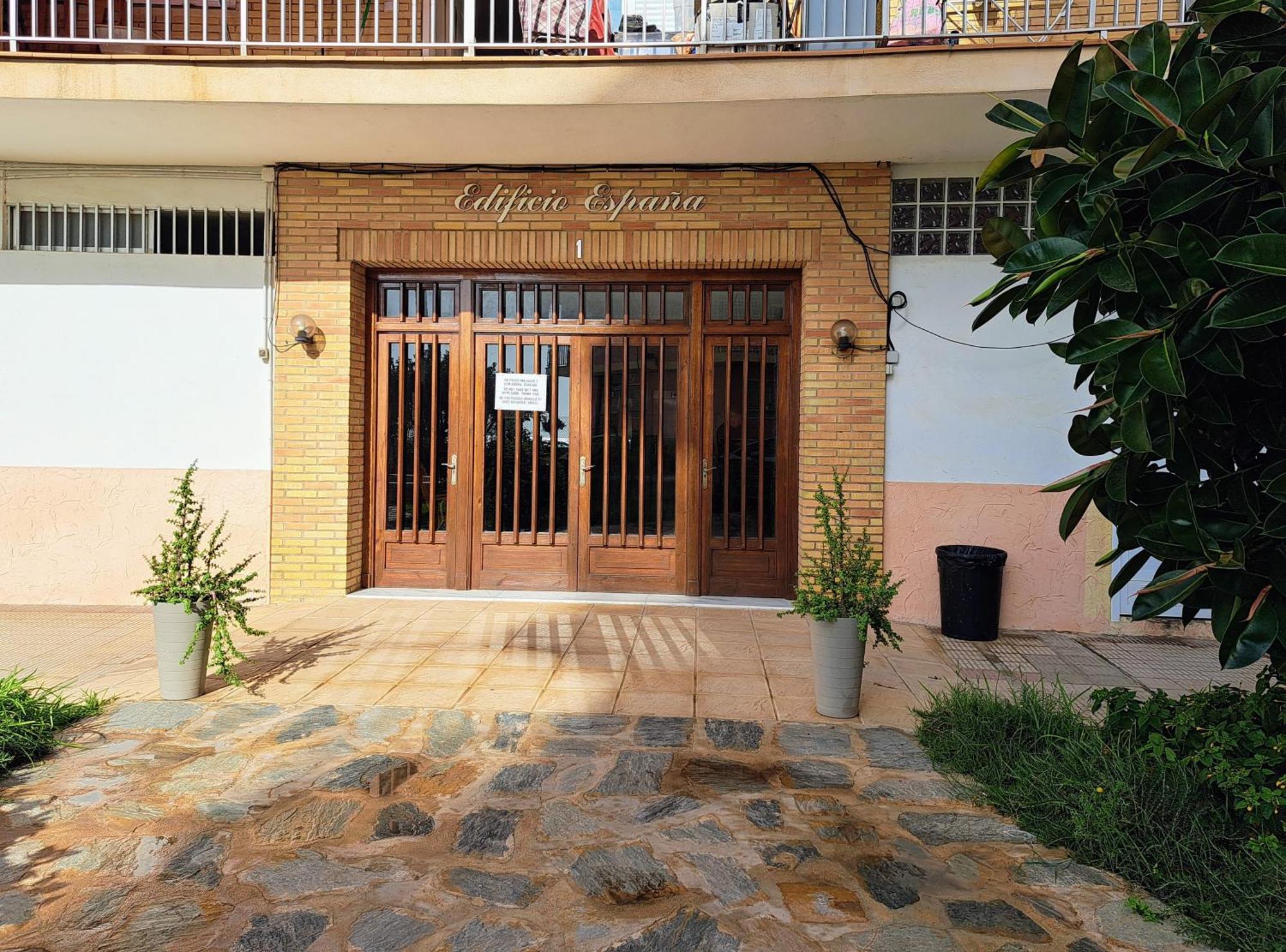 Garden Beach Apartment 托雷维耶哈 外观 照片